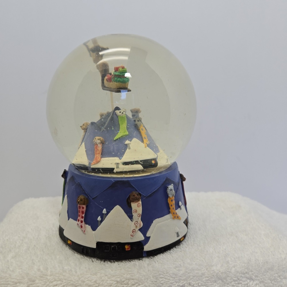 Department 56 6" Wind Up Musical Snow Globe Snowy Village Scene Dogs In Stocking